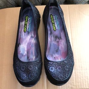 New Women’s Skechers Size 11